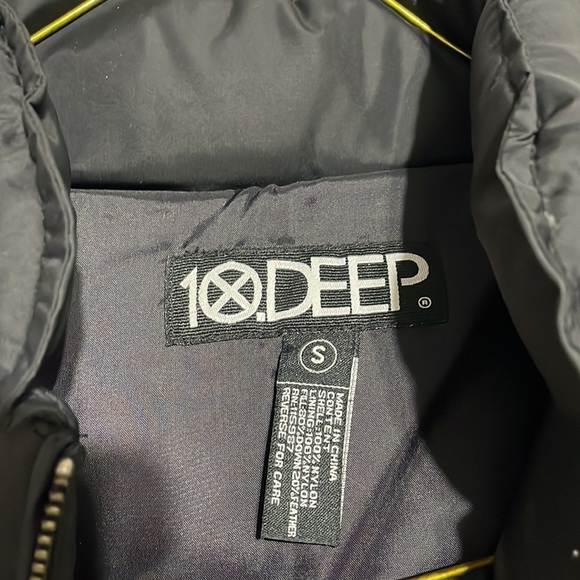 10.Deep Vest - Picture 4 of 8